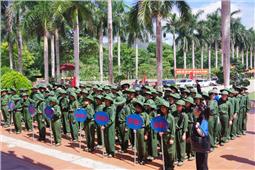 Hơn 100 thanh thiếu niên được trải nghiệm trong môi trường Quân đội